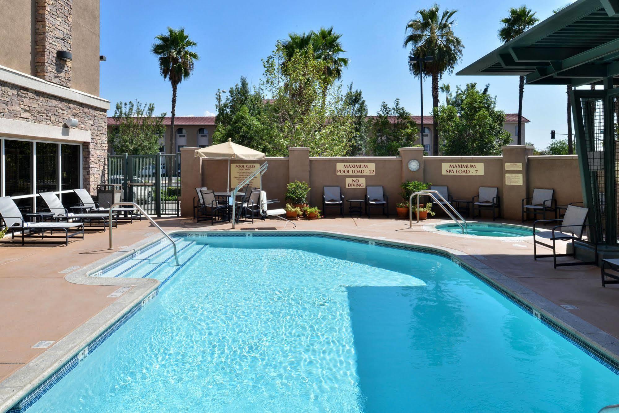 Comfort Suites Ontario Airport Convention Center Ngoại thất bức ảnh